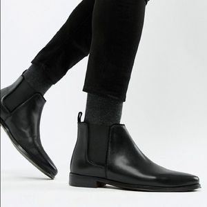 NWT ASOS black leather Chelsea boots